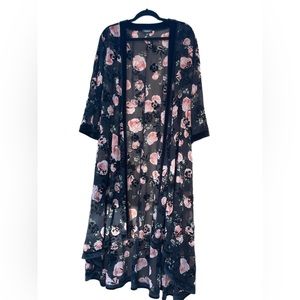 Torrid - black & floral kimono, 1-2 (18-24)